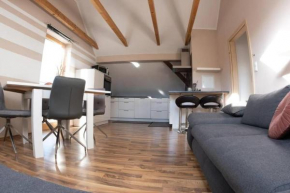 Moderne, gemütliche DG-Wohnung in ruhiger Lage